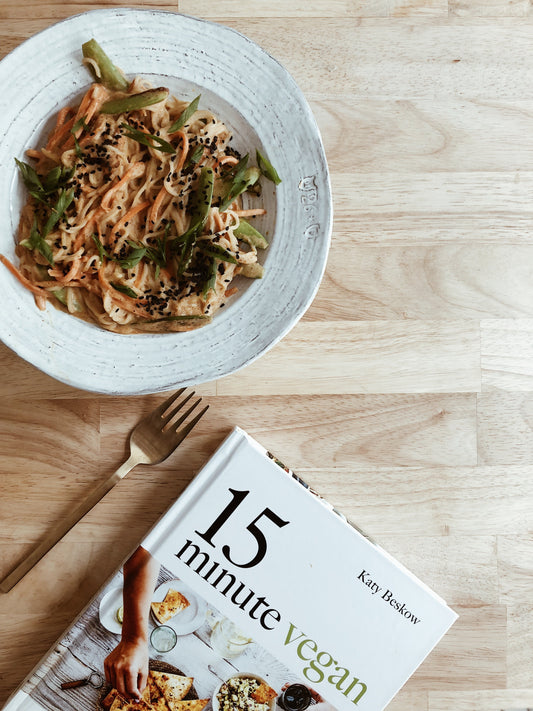 15 minute vegan satay noodles // a 15 Minute Vegan book review